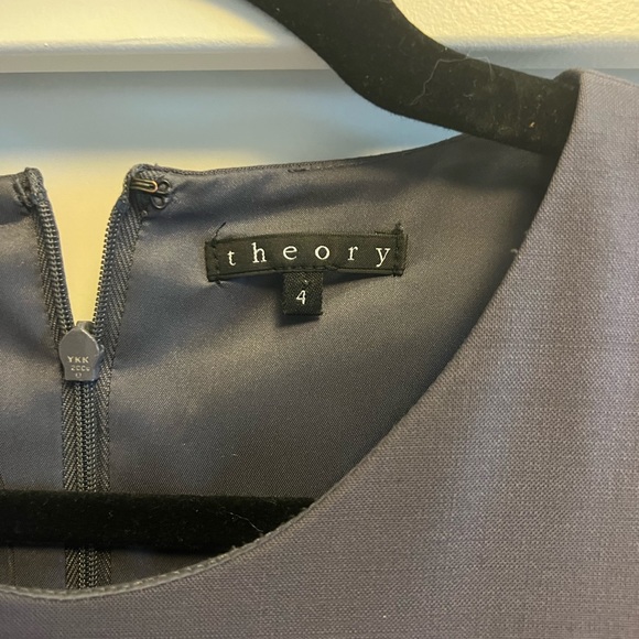 THEORY size 4, pleated dress with pockets - Picture 3 of 3
